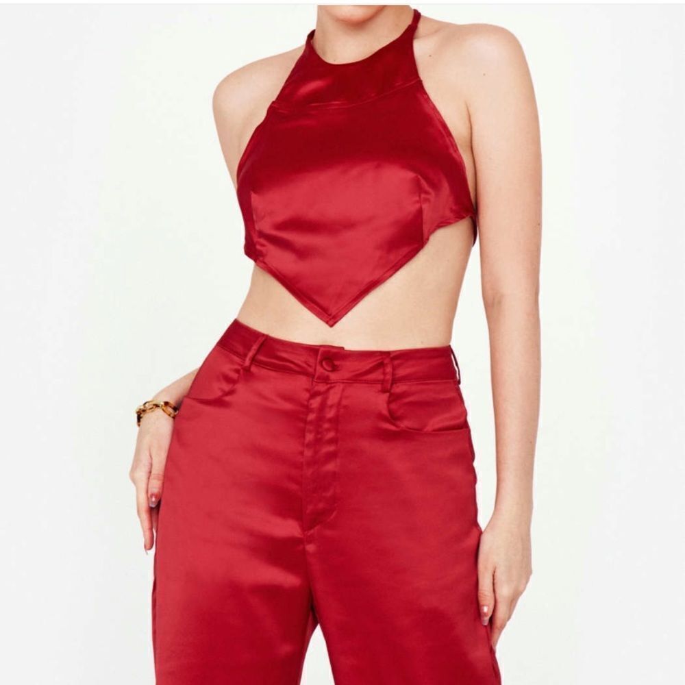Brand new with Tags Cider Solid Backless Halter Crop Top Red Size‎ Small